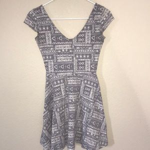 Hollister California grey & white patterned dress